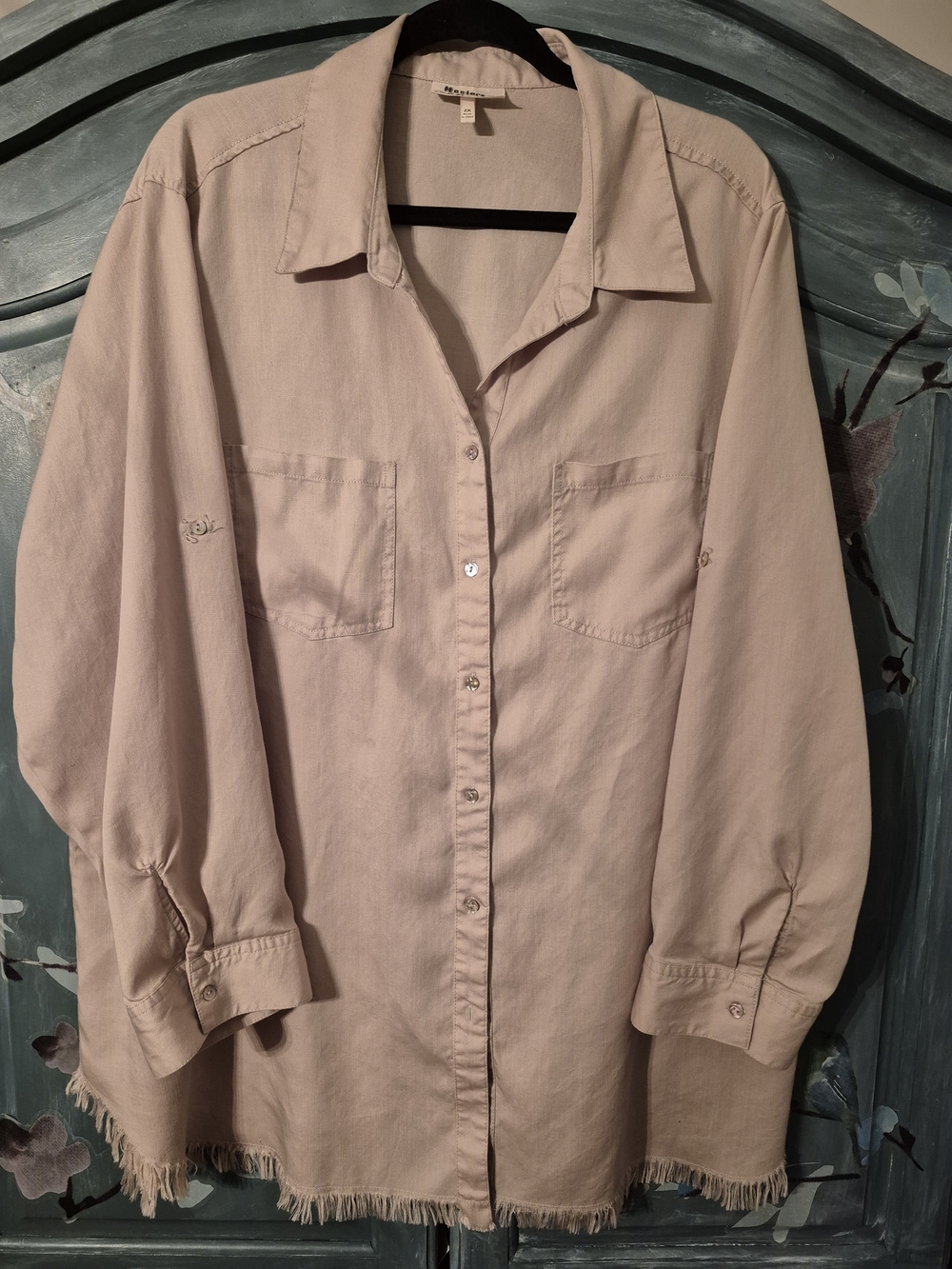 Hester & Orchard Beige Button-Down Shirt Jacket with Frayed Hem